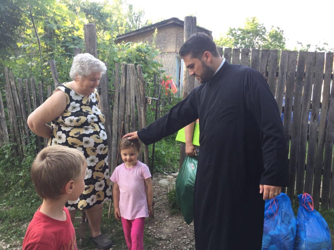 Popas la poarta dinspre cer a orașului 9766