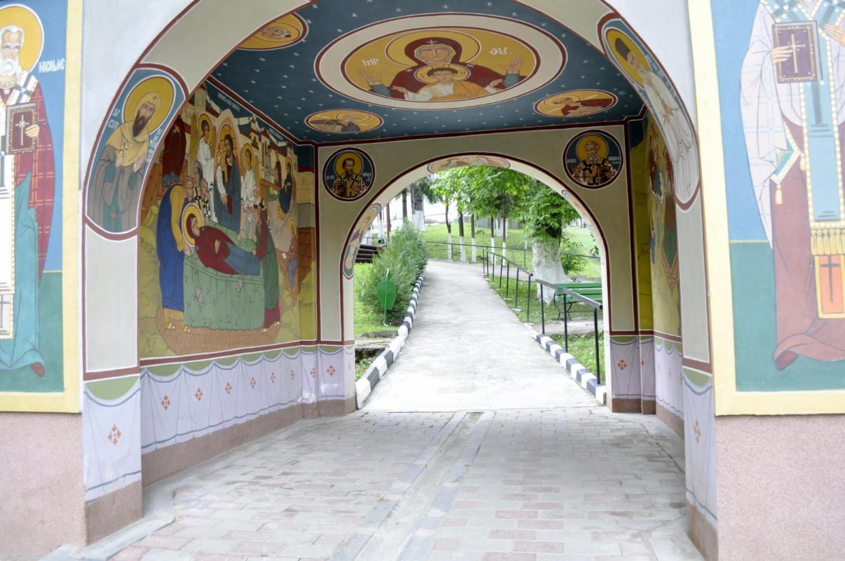 Popas la poarta dinspre cer a orașului 9769