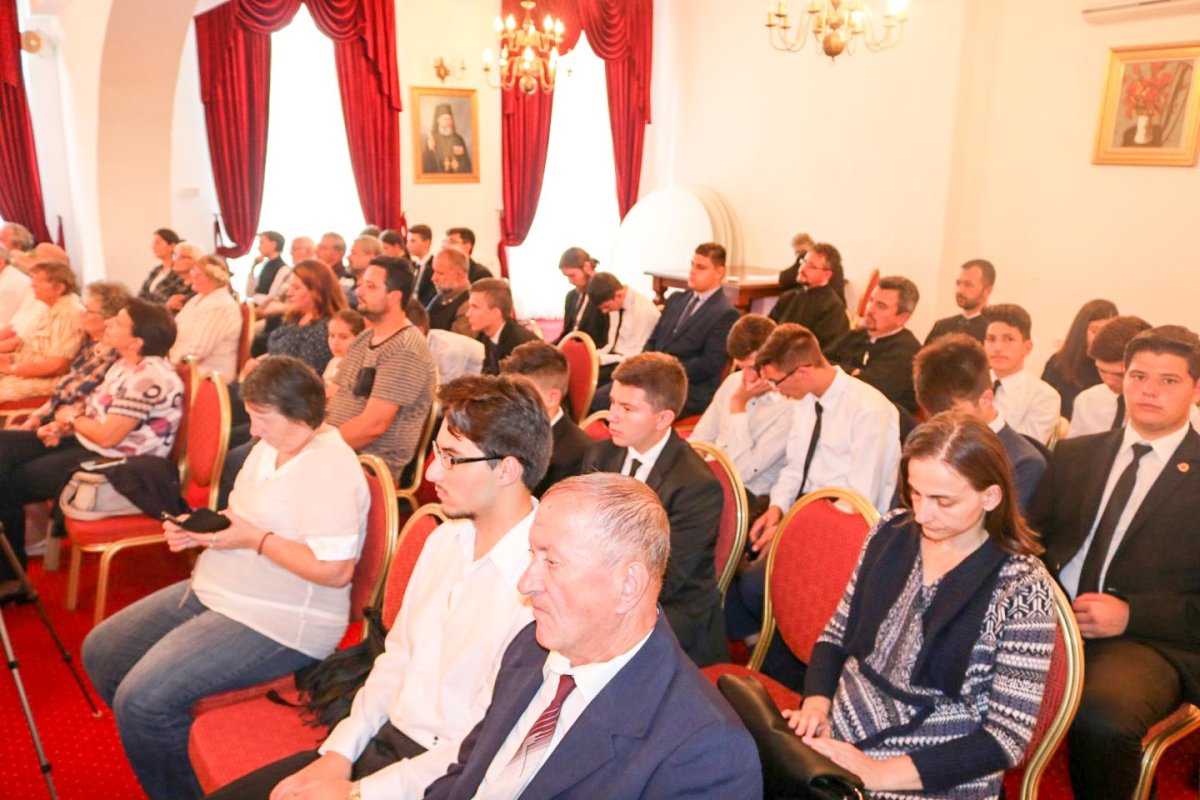 Simpozion naţional în cinstea Sfântului Antim Ivireanul 9713