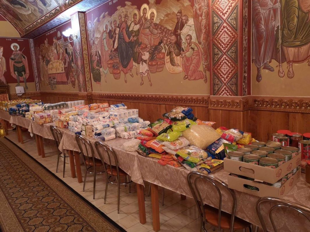 Ajutor pentru copiii şi bătrânii aşezământului de la Hârja 9536