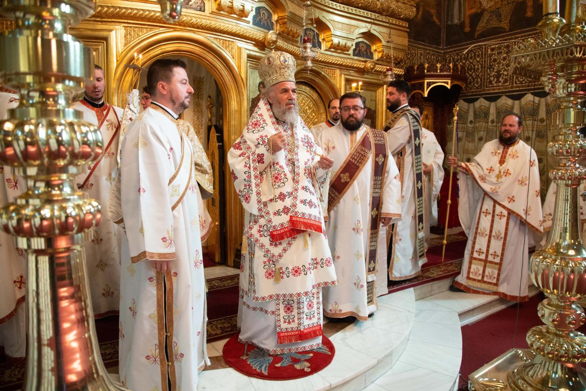 Moment aniversar în Catedrala Arhiepiscopală din Galați 9592