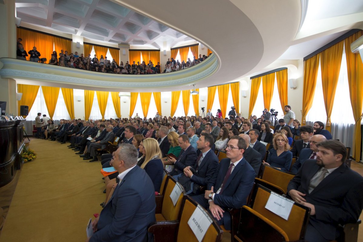 IPS Teofan: „Universitatea este spaţiul unde se poate desfăşura, fără convulsii şi absolutisme, simfonia între vechi şi nou” 9369