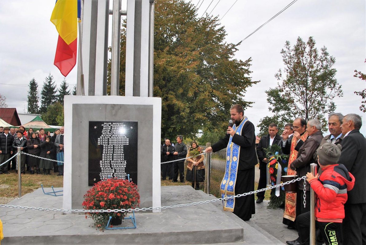 Sfințirea monumentului eroilor din Filia Dângăul Mare, Protopopiatul Huedin 9417