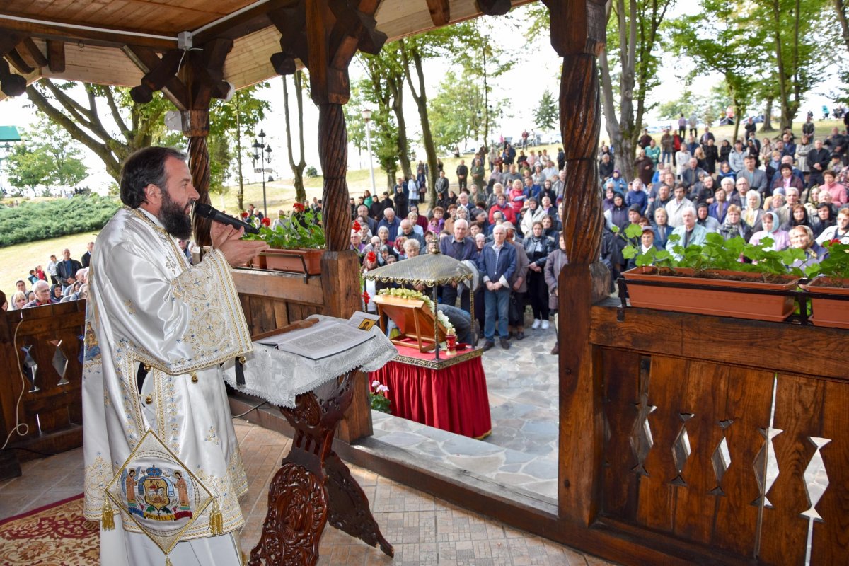 Sărbătoare la așezământul monahal din Brebu 9331