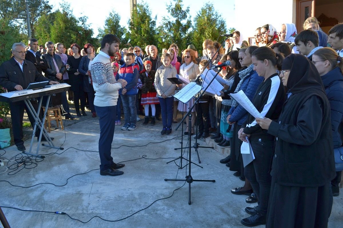 „Trebuie să ocrotim familia ca însoţire binecuvântată dintre un bărbat şi o femeie” 9293