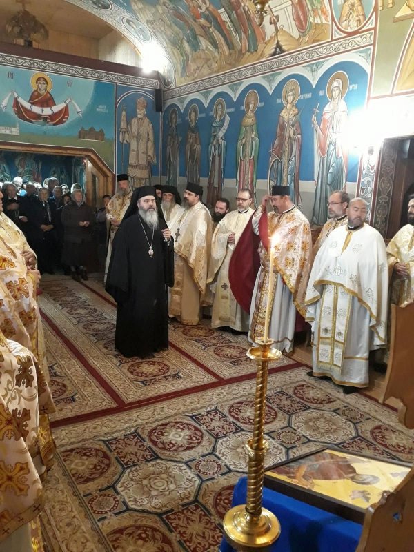 Slujbe arhiereşti la mănăstirile Valea Budului şi Mălineşti 9228