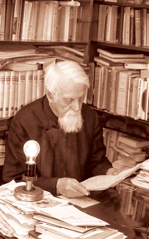 Părintele Dumitru Stăniloae, o viaţă ca o rugăciune 9220