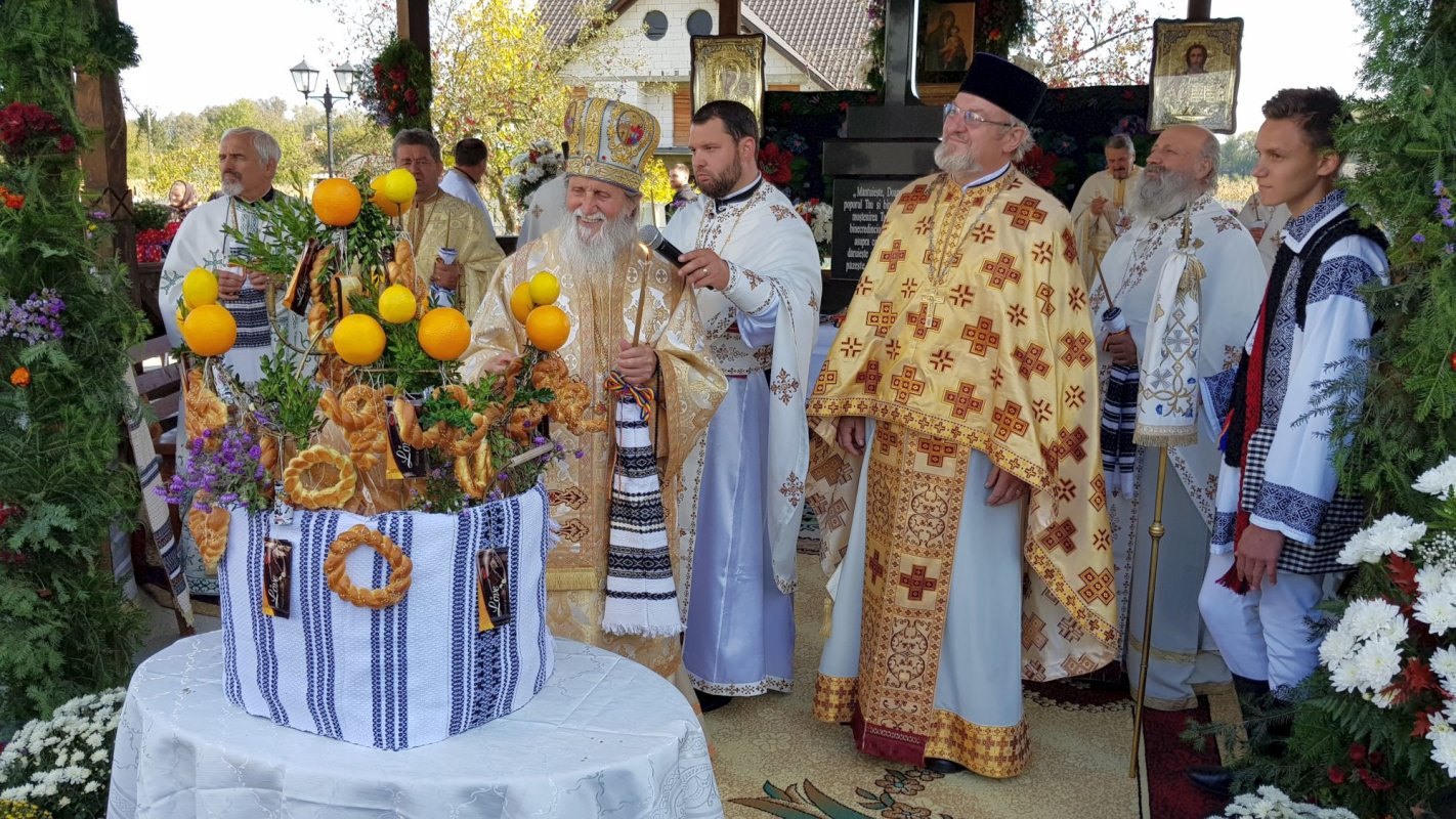 Popas aniversar în Parohia „Pogorârea Sfântului Duh” din Vicovu de Jos 9161
