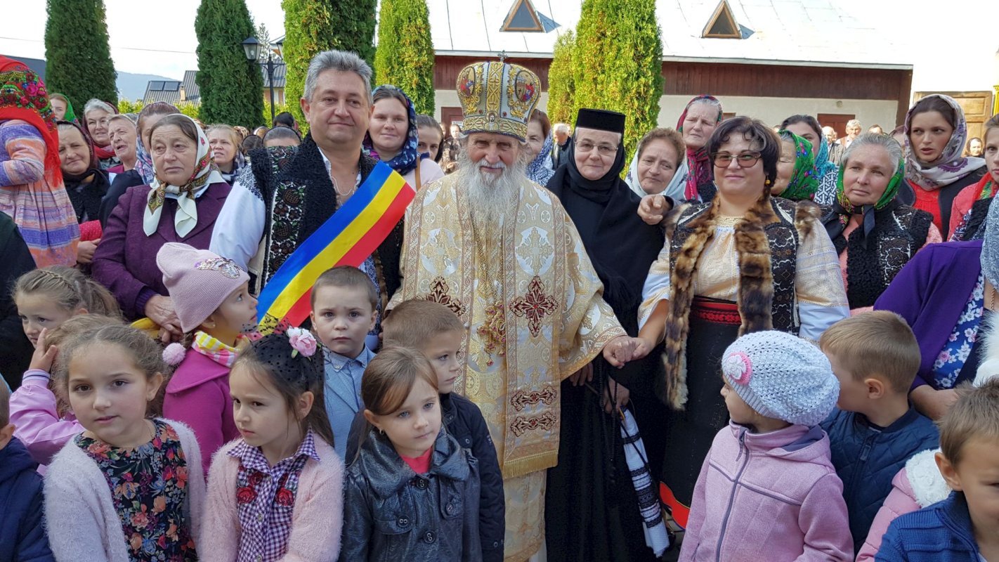 Popas aniversar în Parohia „Pogorârea Sfântului Duh” din Vicovu de Jos 9163