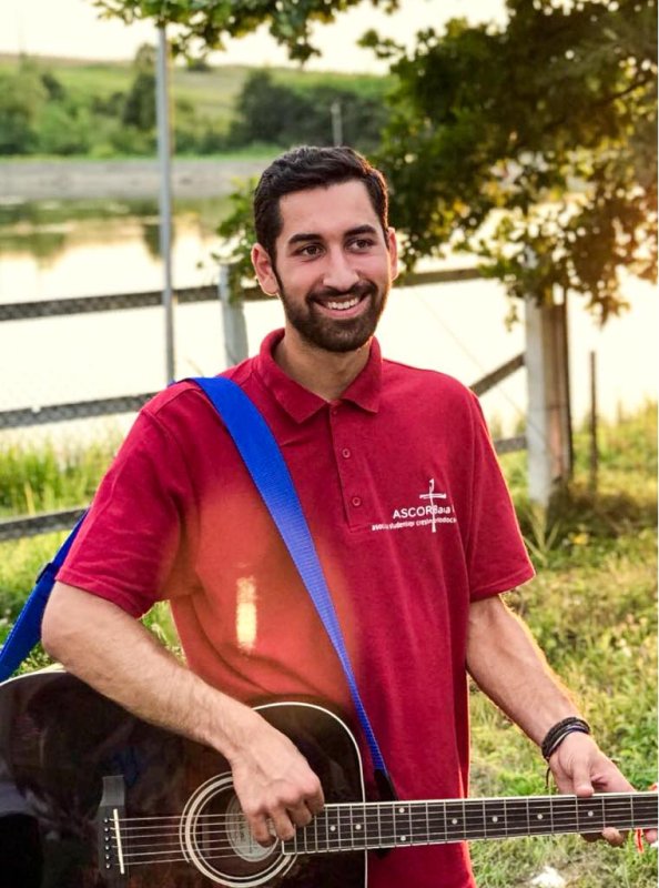 Bucuria întâlnirii tinerilor în Hristos 9125