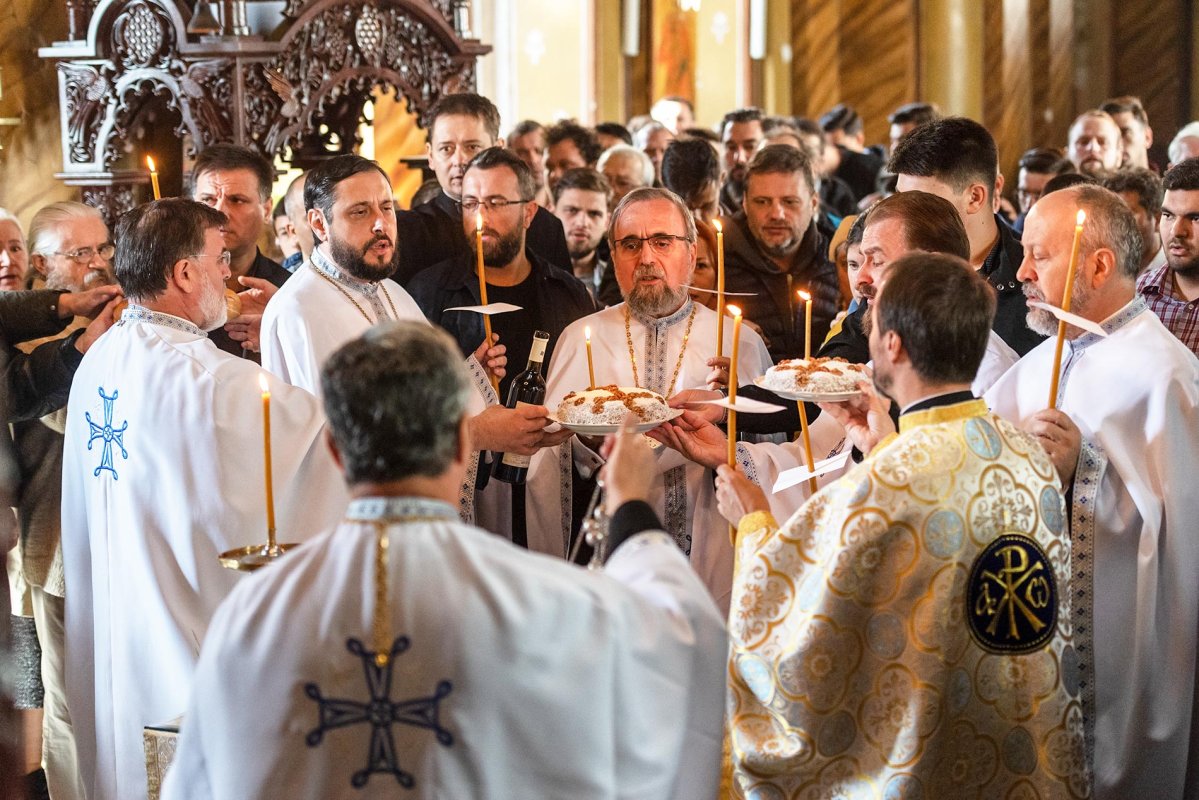 Parastas pentru părintele Dumitru Stăniloae 9144