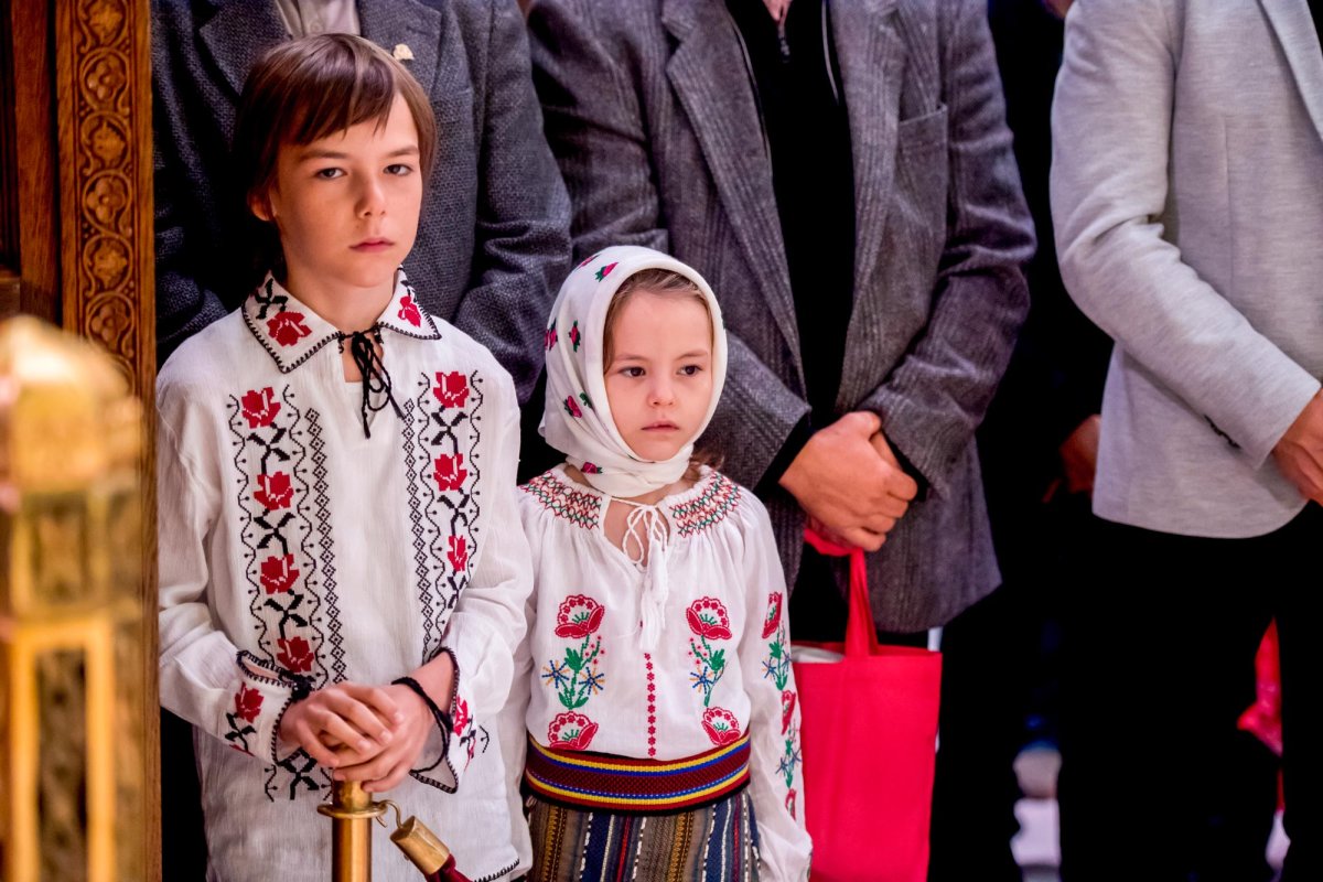 Hristos aduce bucuria învierii în locul suferinței îndoliate 8974