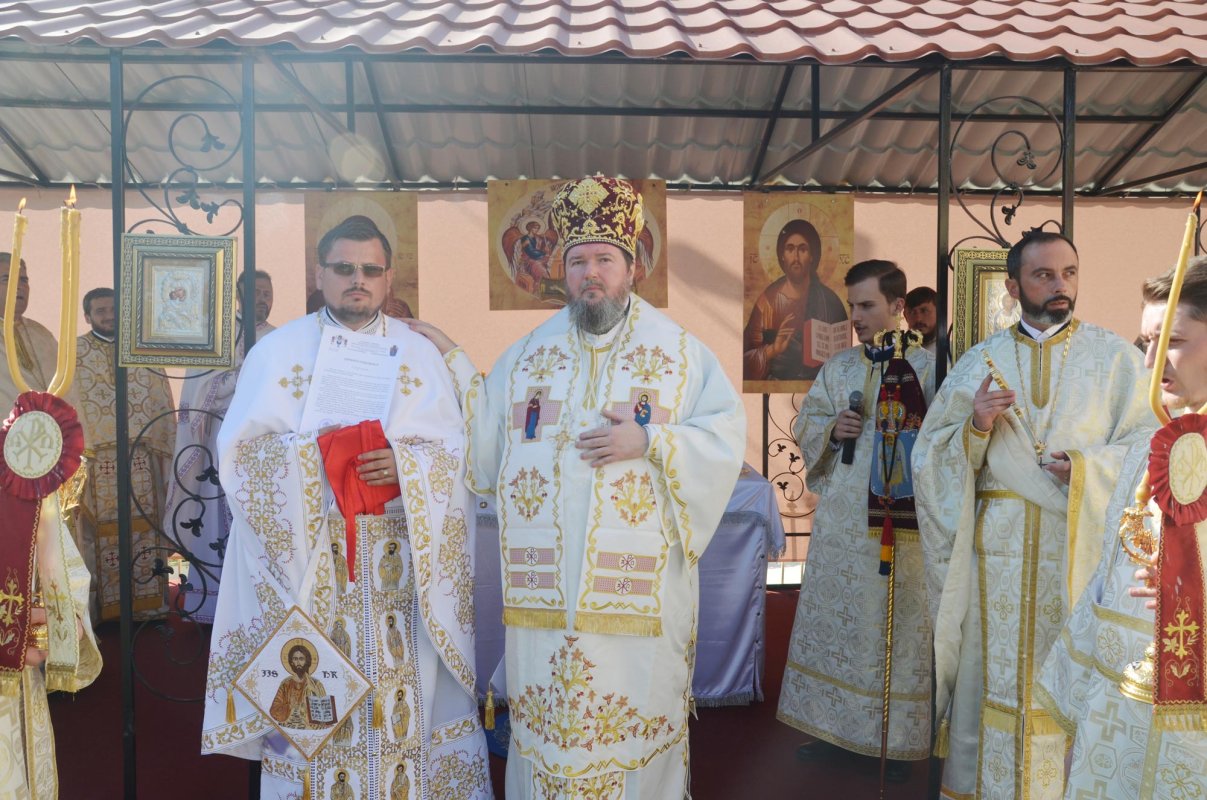 Slujiri arhiereşti în Duminica a 20-a după Rusalii 8899