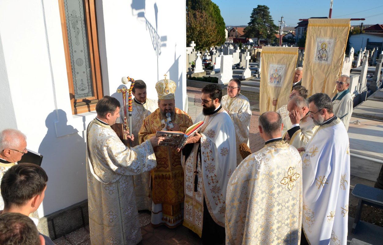 Slujiri arhiereşti în Duminica a 20-a după Rusalii 8902