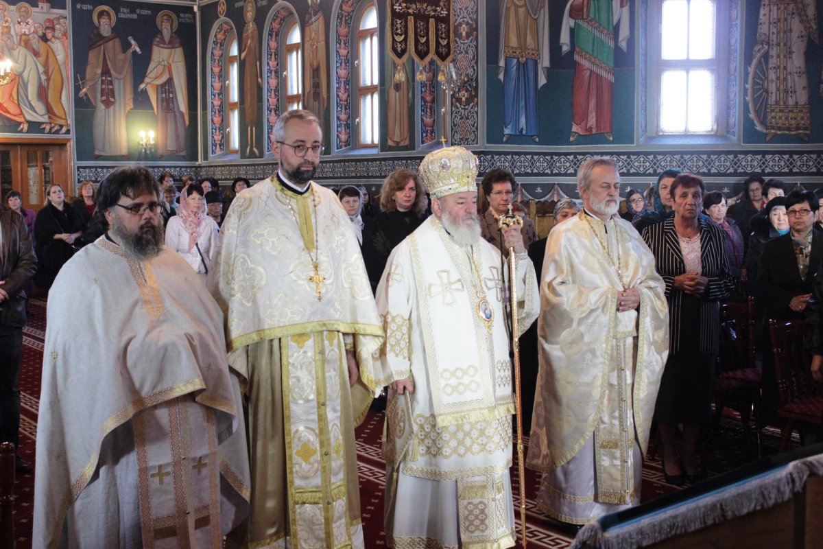 Slujiri arhiereşti în Duminica a 20-a după Rusalii 8904