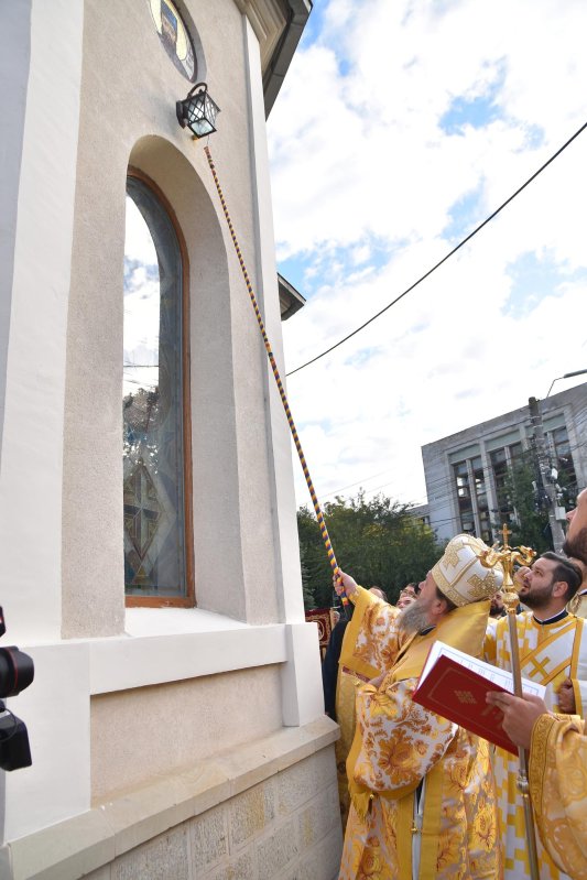 Târnosirea bisericii Parohiei Măgurele 8937