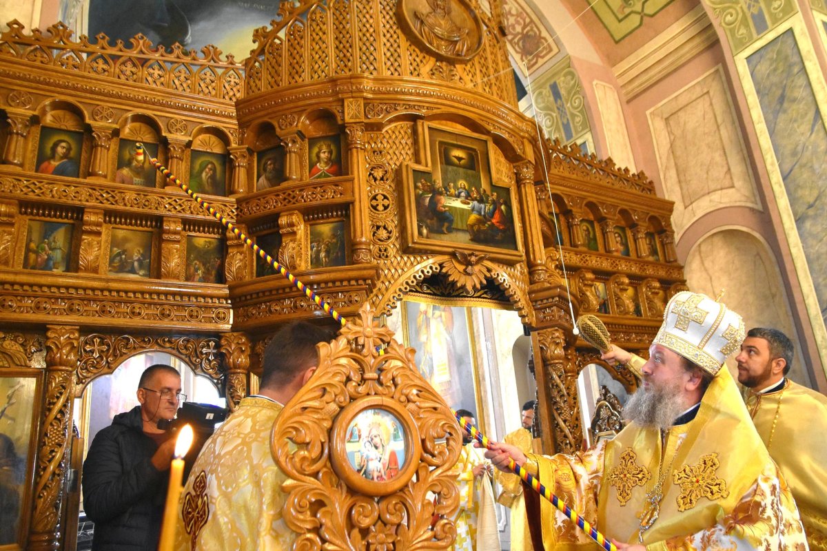 Târnosirea bisericii Parohiei Măgurele 8939