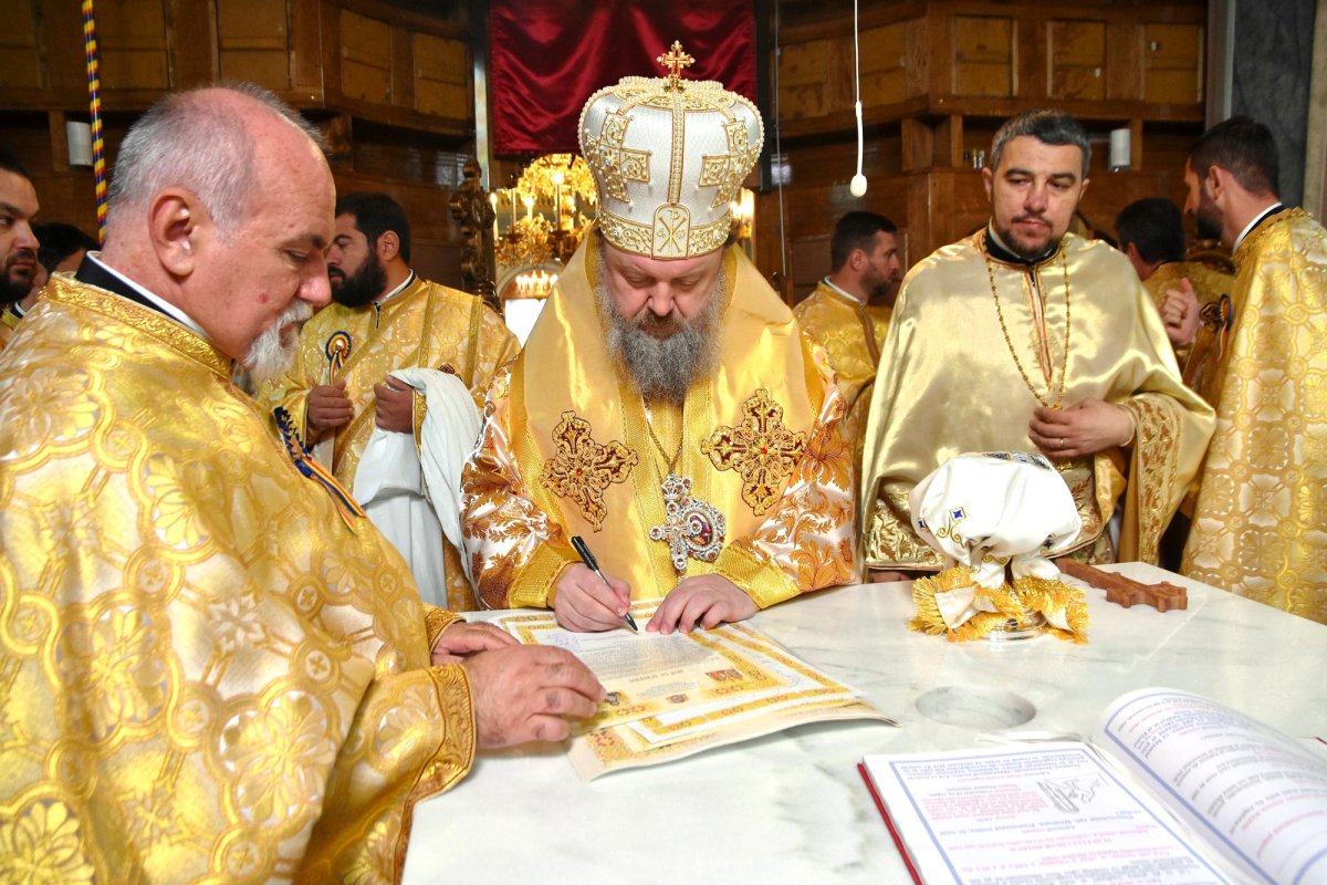 Târnosirea bisericii Parohiei Măgurele 8940