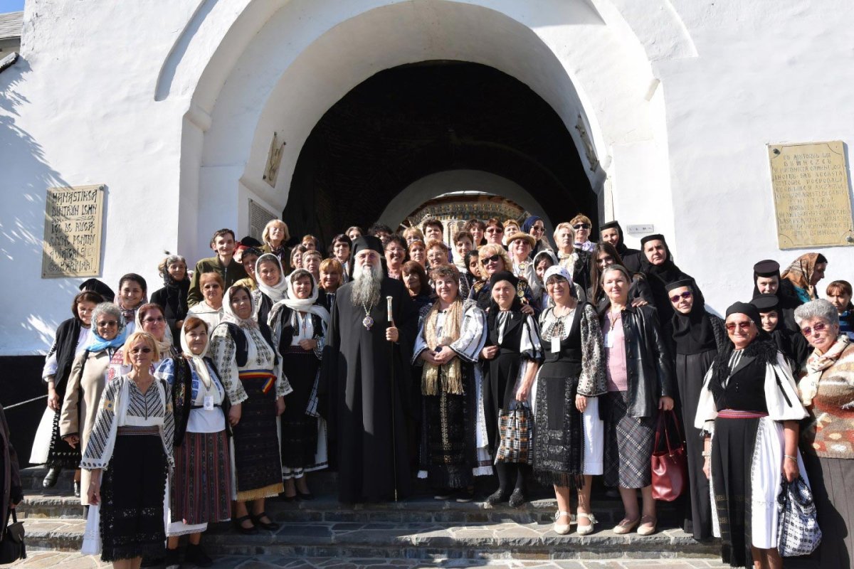 Cinstirea icoanei Maicii Domnului de la Dintr-un Lemn 8846