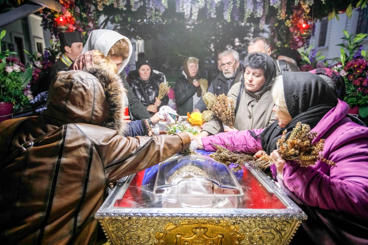 A început pelerinajul la Sfânta Parascheva 8702