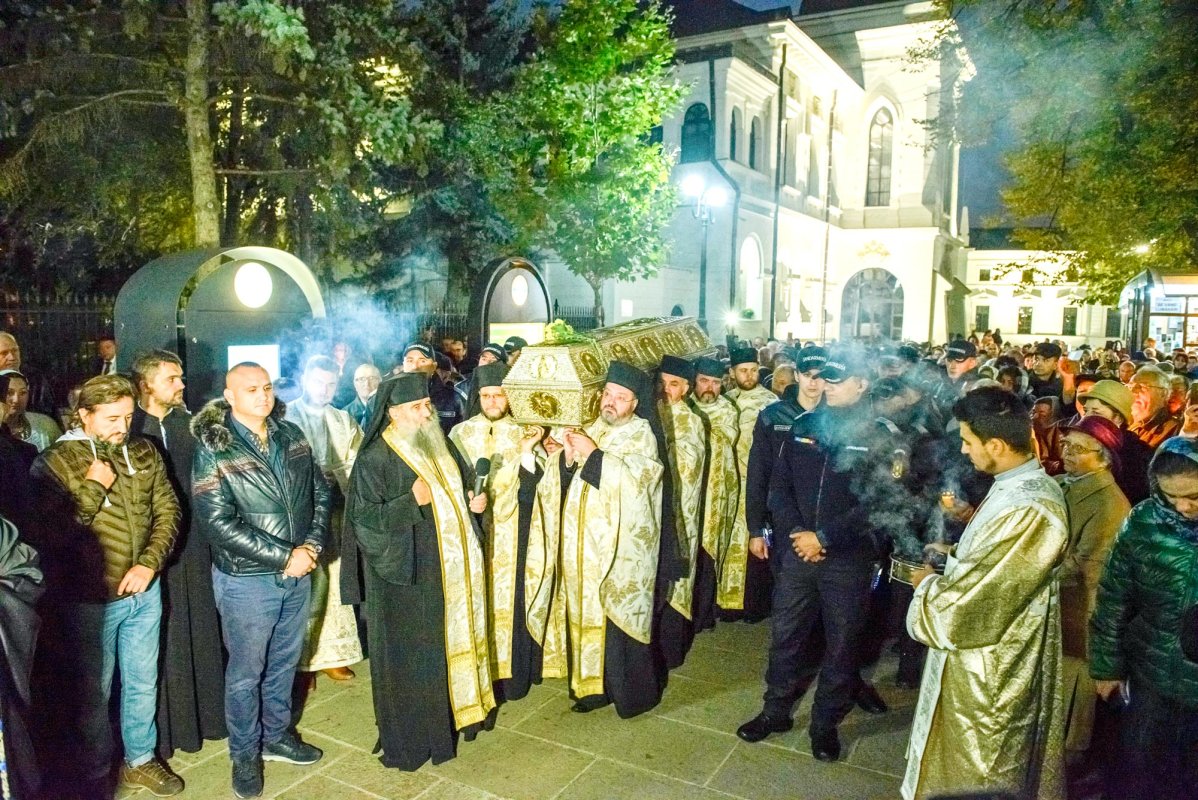 A început pelerinajul la Sfânta Parascheva 8704