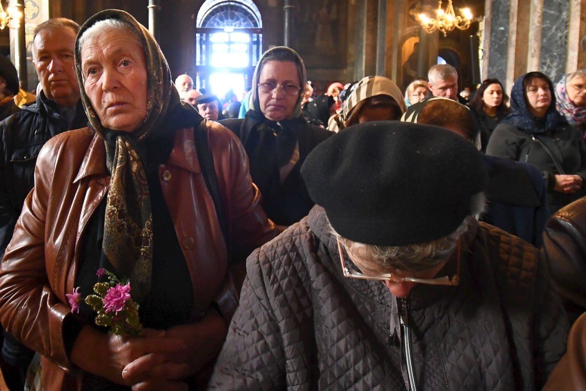 „Am venit la Sfânta şi am plâns o noapte lângă catedrală” 8602