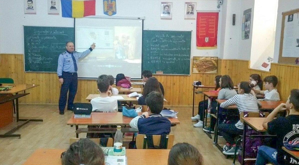 Siguranța copiilor în mediul online 8637