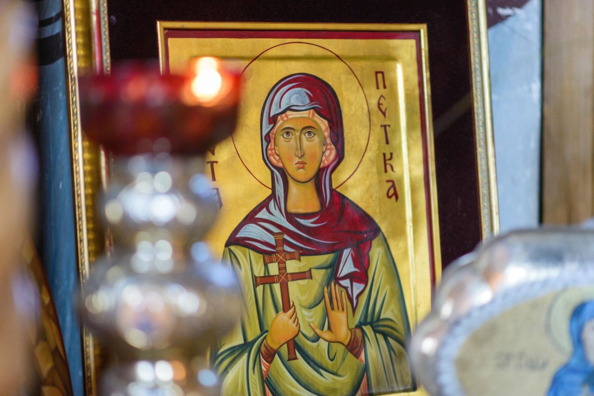 Cuvioasa îi aşteaptă şi îi ascultă pe toţi 8564