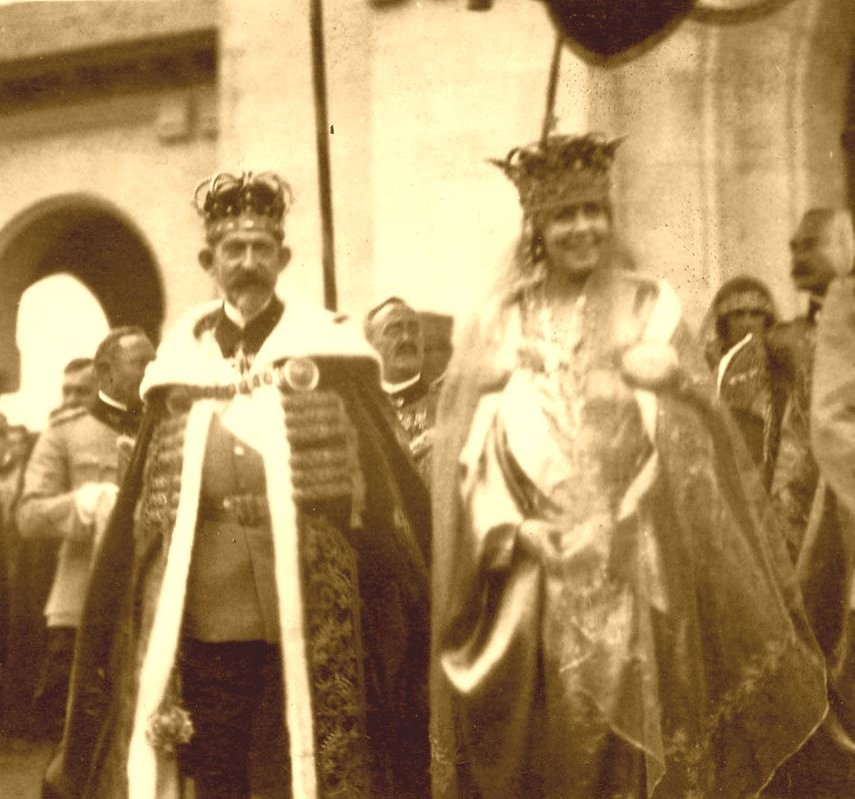 Unioniștii aduc regelui Ferdinand Pergamentul Unirii 8582