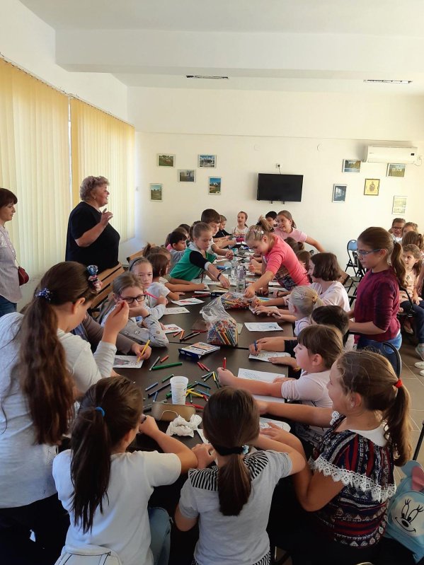 Activităţi cu tinerii în Parohia Târnăveni II, Mureș 8502