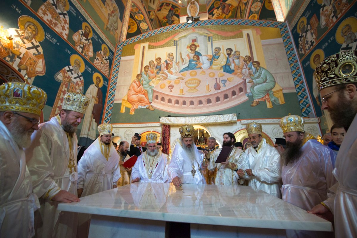 „Biserica este locul în care omul depăşeşte cea mai teribilă robie” 8476