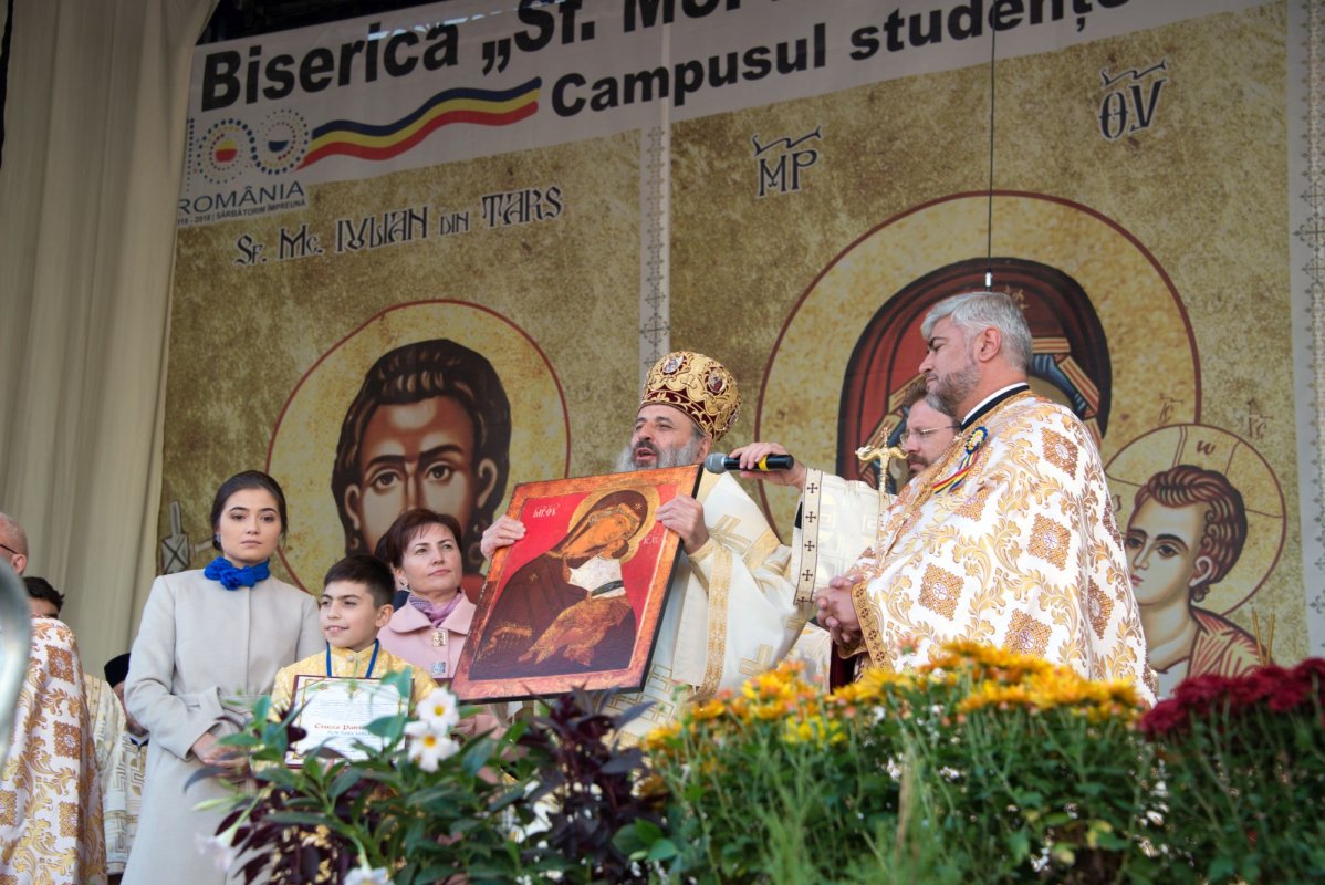 „Biserica este locul în care omul depăşeşte cea mai teribilă robie” 8480