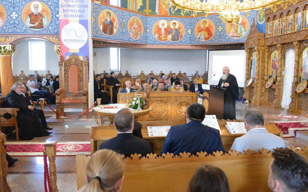 Conferința Internaţională „Educaţie, religie, familie în societatea contemporană”, la Beclean 8488