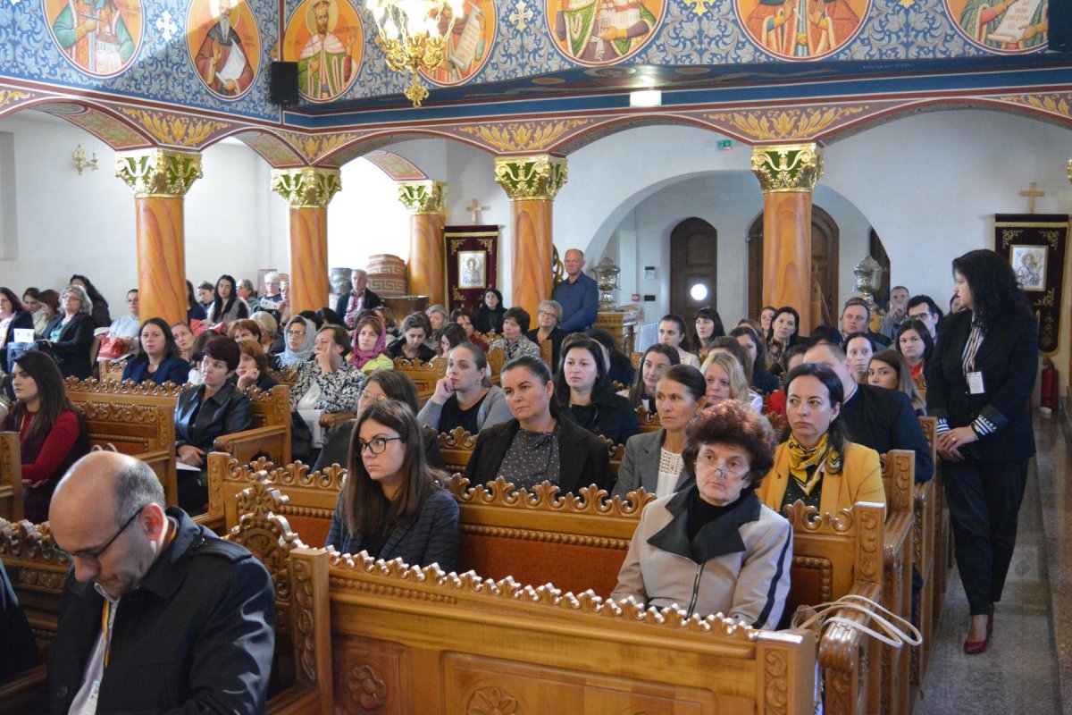 Conferința Internaţională „Educaţie, religie, familie în societatea contemporană”, la Beclean 8490