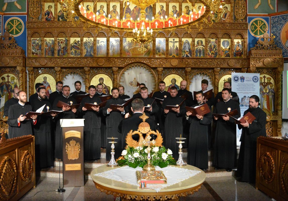 Conferința Internaţională „Educaţie, religie, familie în societatea contemporană”, la Beclean 8492