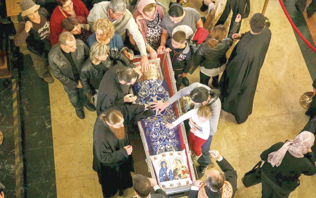 Moaştele Sfintei Parascheva au fost aşezate în Catedrala Mitropolitană din Iaşi 8386