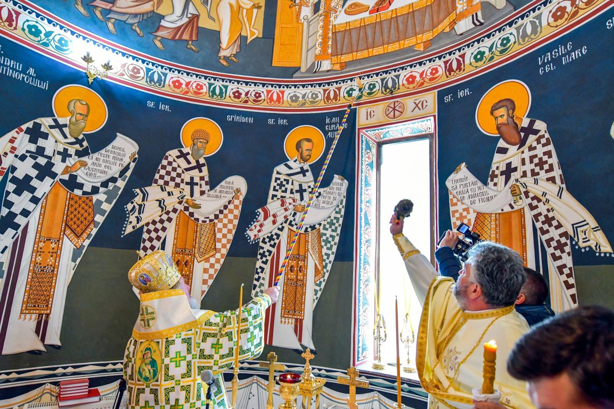 Sfințirea unei biserici dedicate Botezătorului Ioan 8457