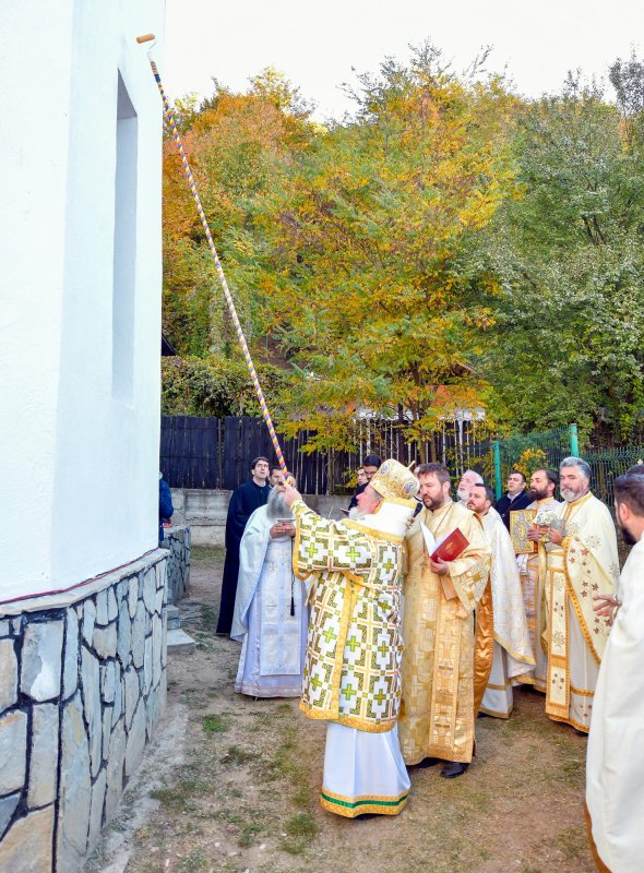 Sfințirea unei biserici dedicate Botezătorului Ioan 8458