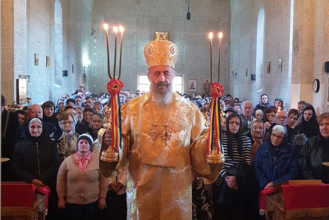 Slujiri arhierești în ziua de prăznuire a Sfintei Cuvioase Parascheva 8401