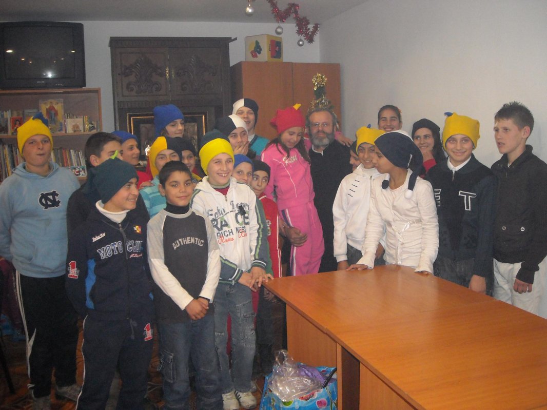 Un preot ialomițean salvează copiii din „Baltă” 8440