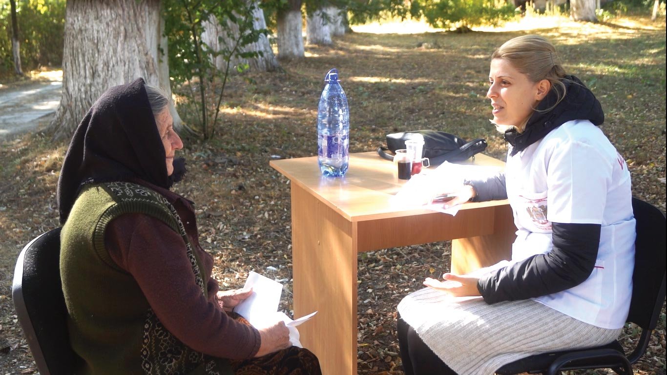 Acţiuni social-filantropice în Bucureşti şi Argeş 8335