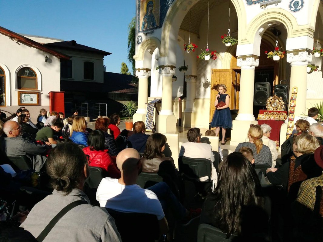 Eveniment aniversar la Parohia Foișorul de Foc 8330