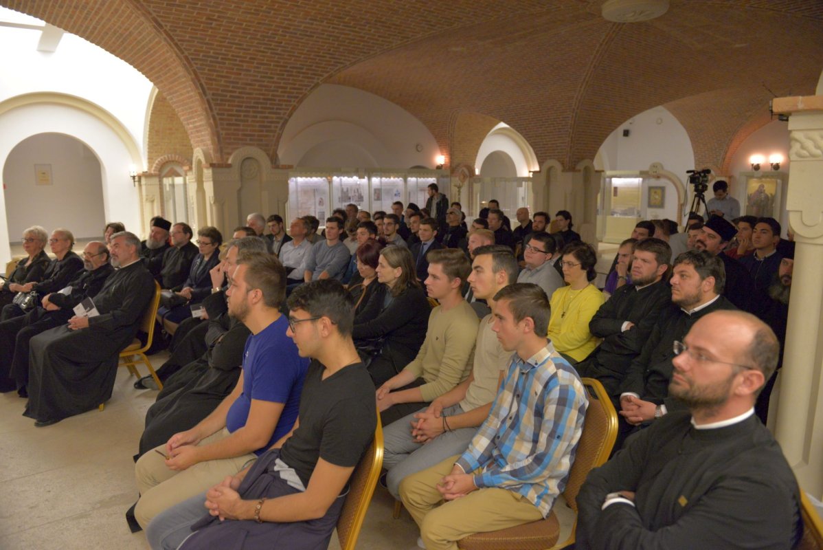 Lansare de carte la Muzeul Mitropolitan 8290