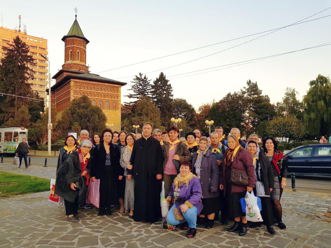 Pelerinaj al credincioșilor prahoveni la Iași 8334