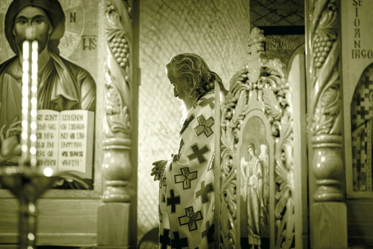 De departe, popi. De aproape, preoţi 8205