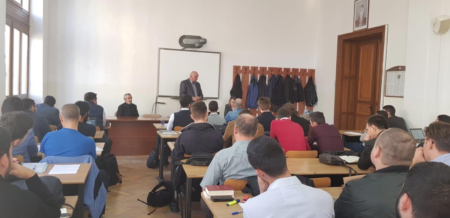 Profesorul Ullrich Zeitler la Facultatea „Justinian Patriarhul” 8253