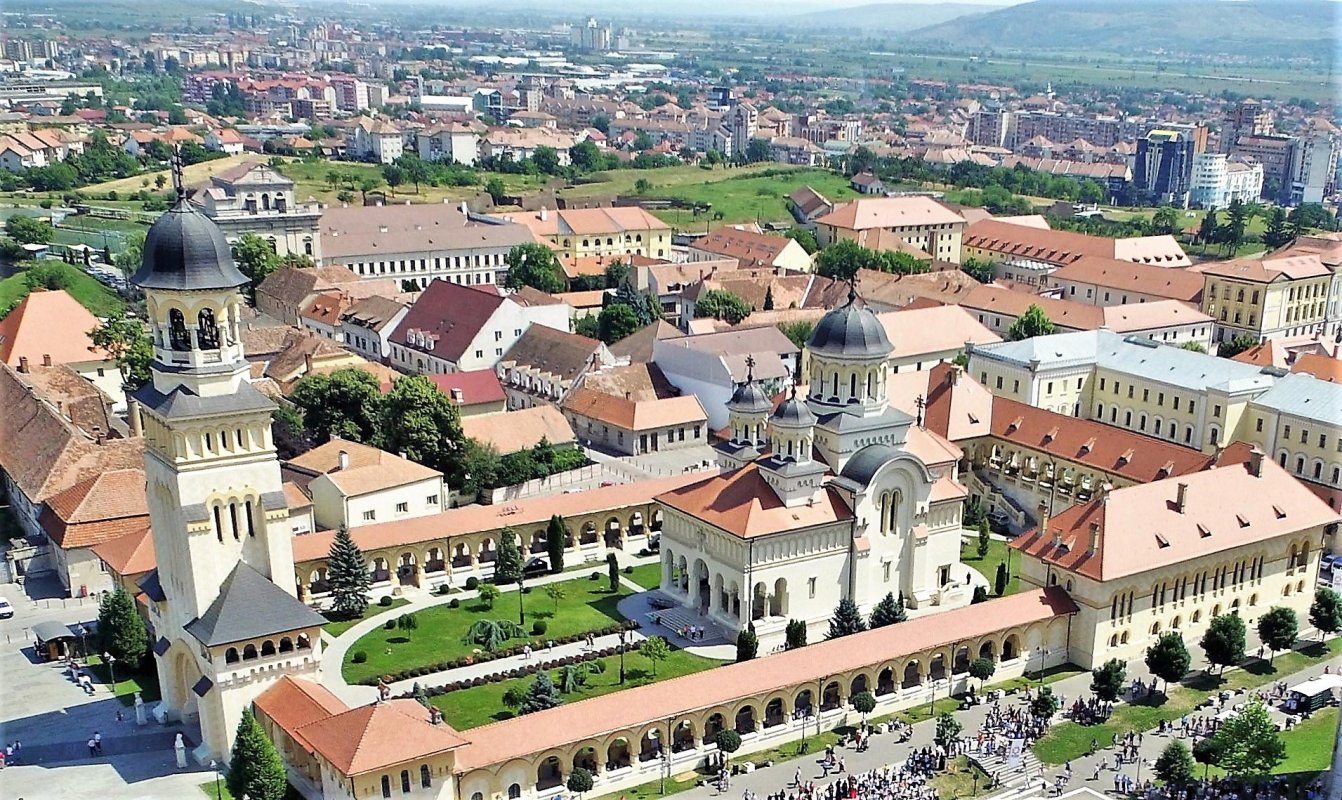 Racla cu moaștele Sfântului Cuvios Grigorie Decapolitul, adusă la Catedrala arhiepiscopală din Alba Iulia 8224