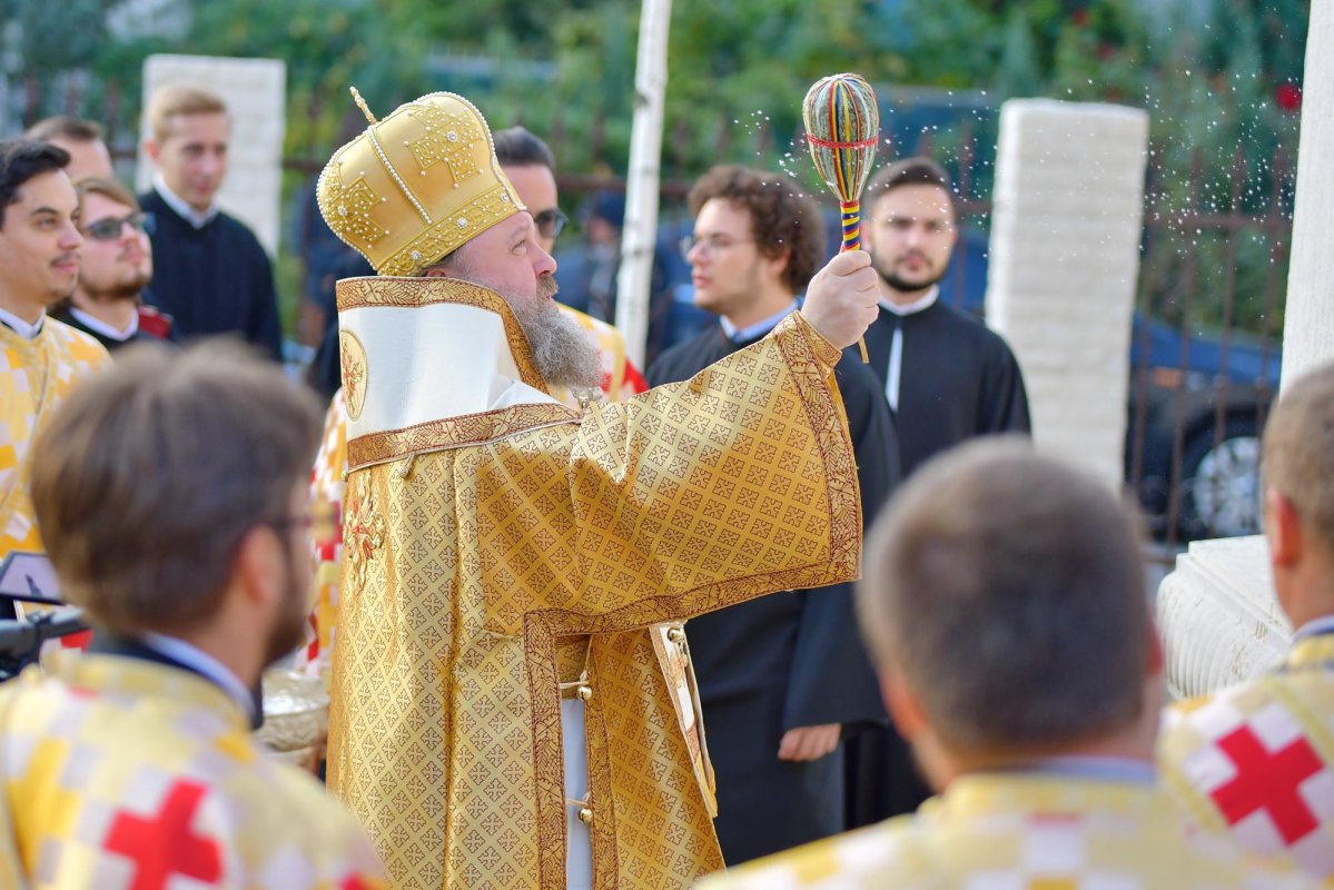 Binecuvântare la Parohia Brâncuși din Capitală 8177