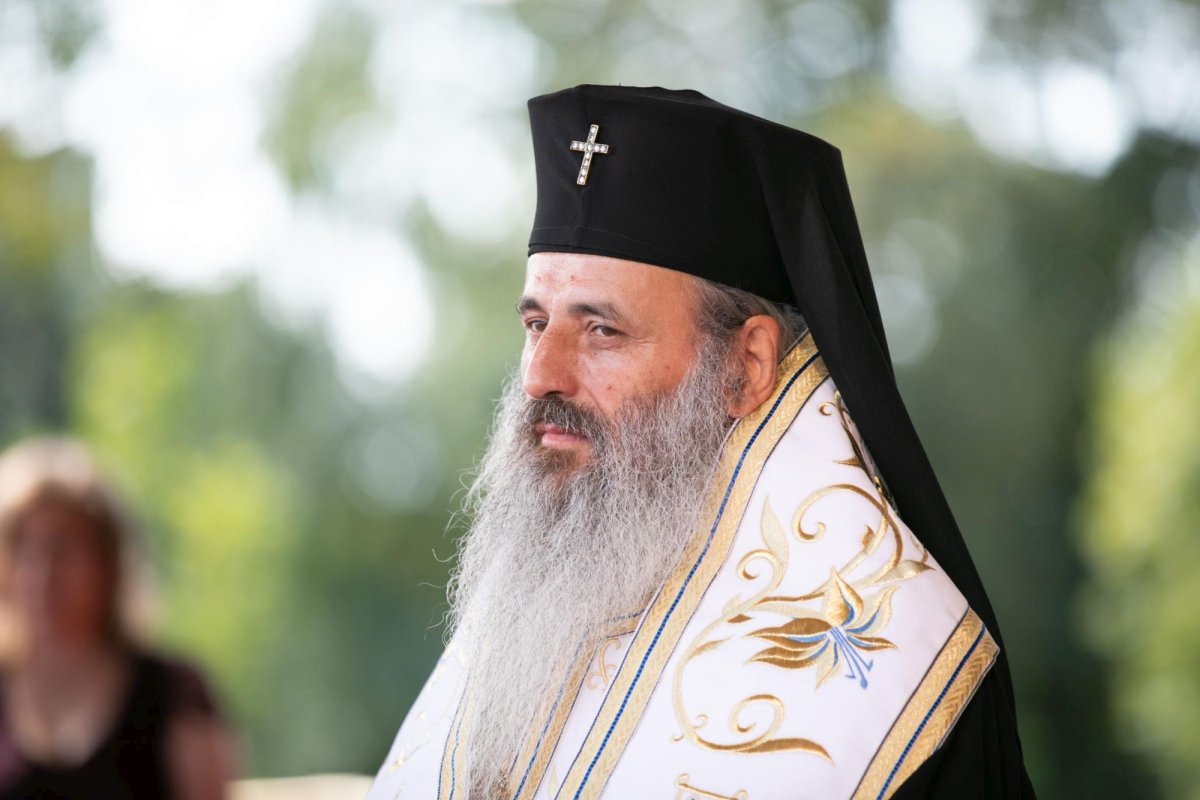 Înaltpreasfinţitul Părinte Teofan, Mitropolitul Moldovei şi Bucovinei, la ceas aniversar 8127