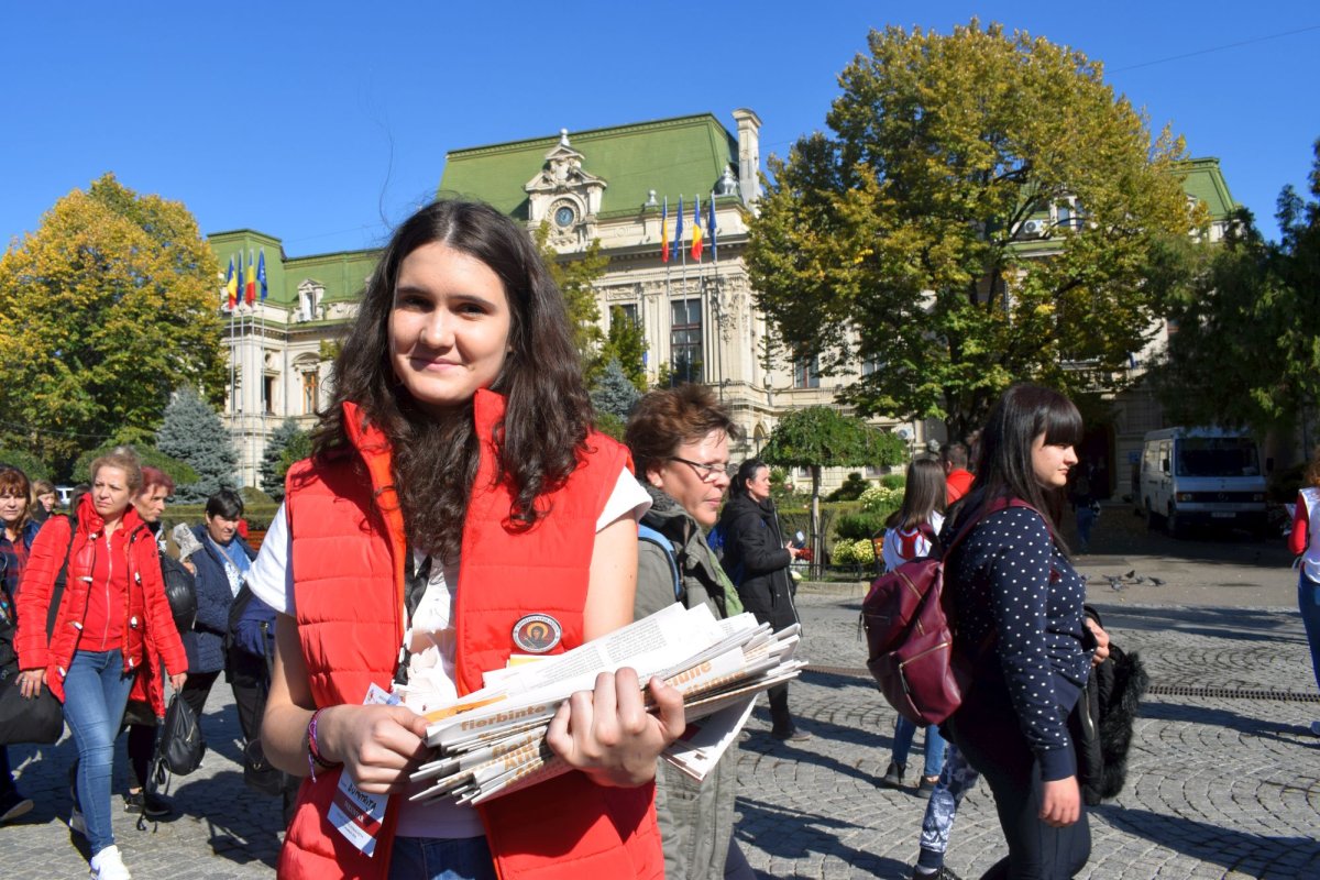 A fi voluntar, pentru mine, este o onoare, o datorie şi o binecuvântare 8051